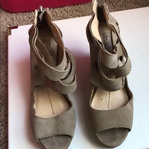 Preowned suede taupe Dolce Vita wedge sandals!